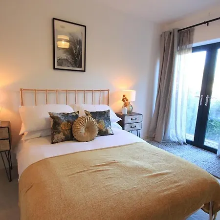 Cabot Mews 6 Holiday home