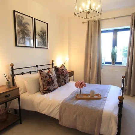 Cabot Mews 6 Bristol